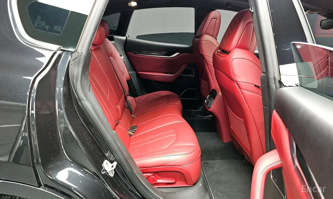 Фото 12 - Maserati Levante