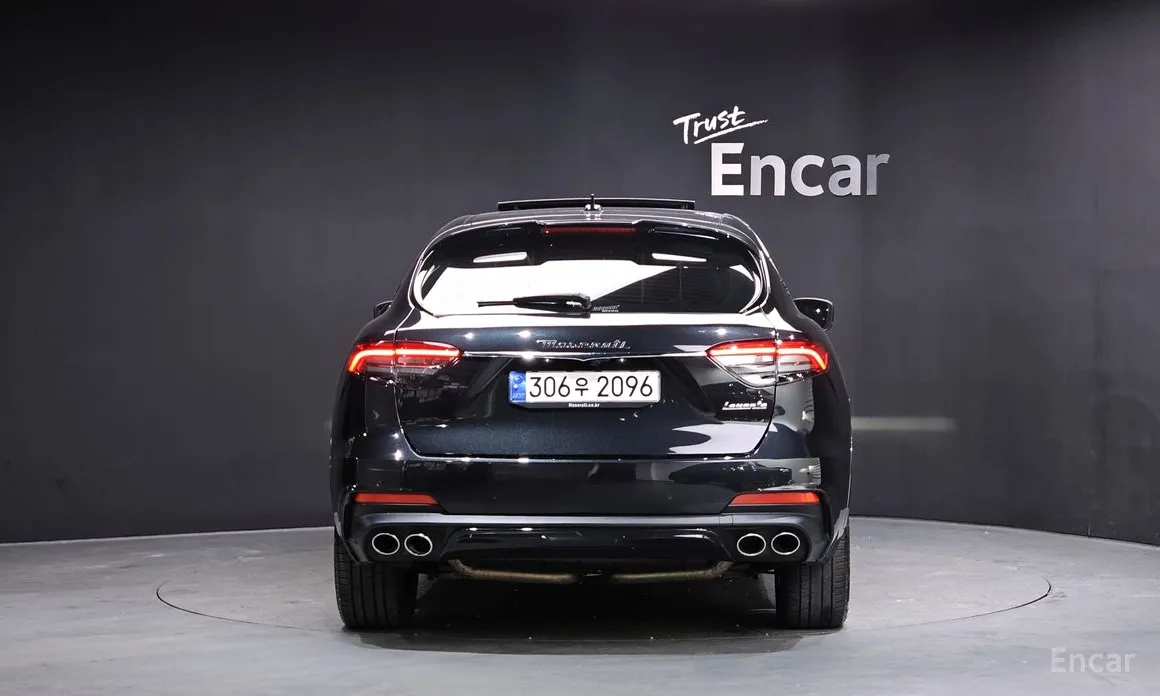 Фото 4 - Maserati Levante