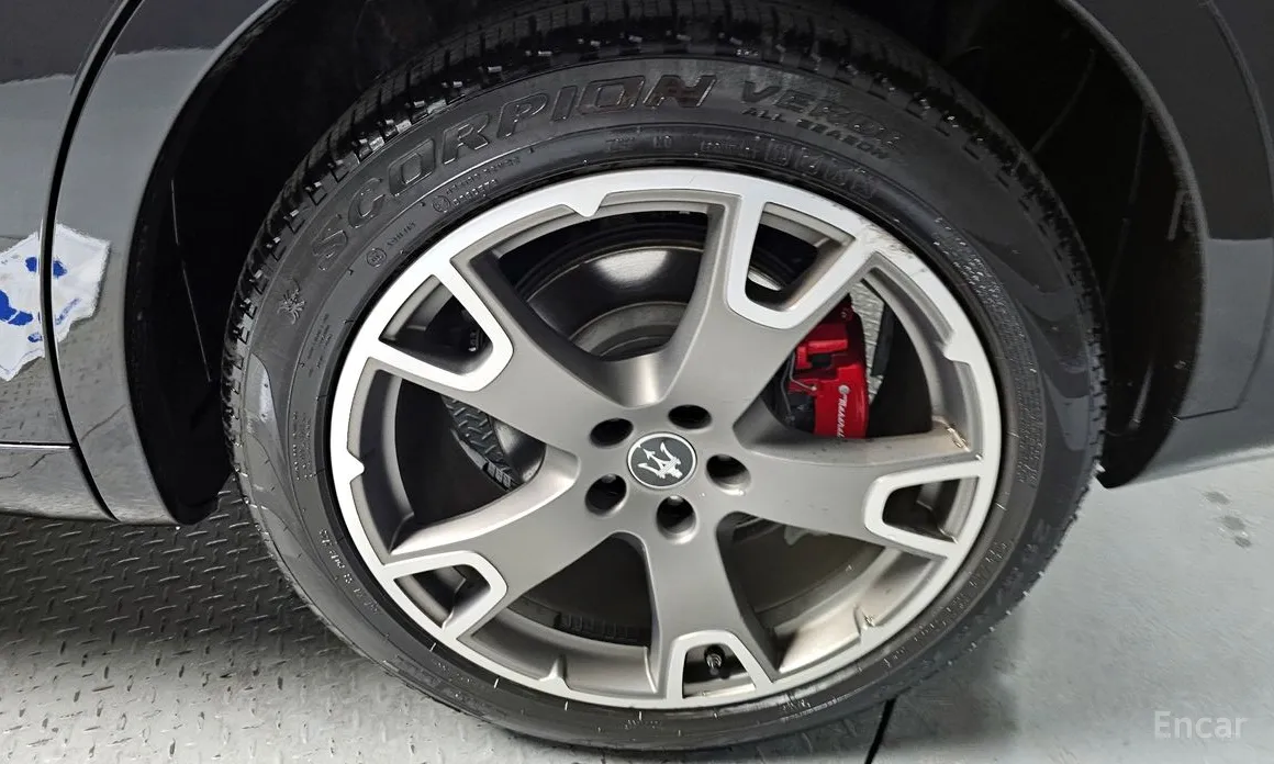 Фото 5 - Maserati Levante