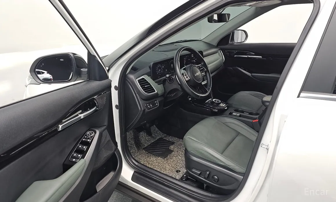 Фото 11 - Kia Seltos