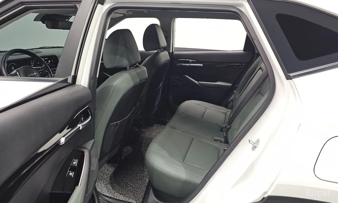 Фото 17 - Kia Seltos