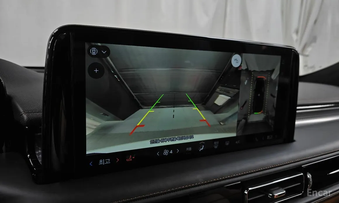 Фото 15 - Lincoln Aviator