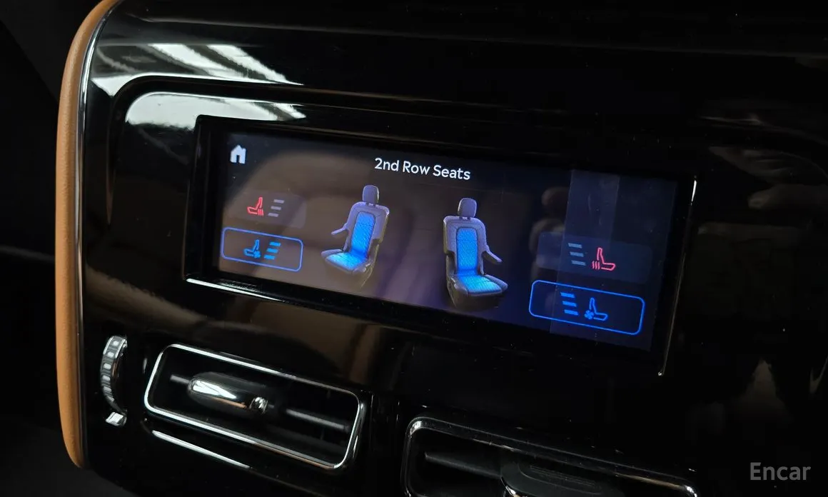 Фото 19 - Lincoln Aviator