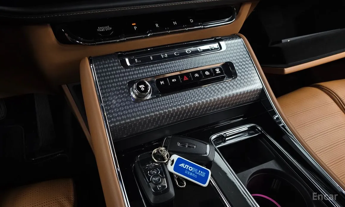 Фото 9 - Lincoln Aviator