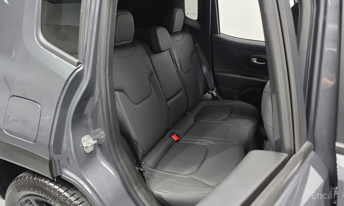 Фото 12 - Jeep Renegade