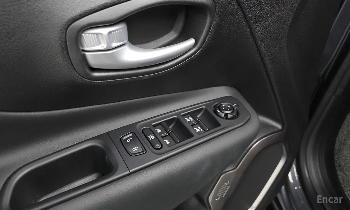 Фото 19 - Jeep Renegade