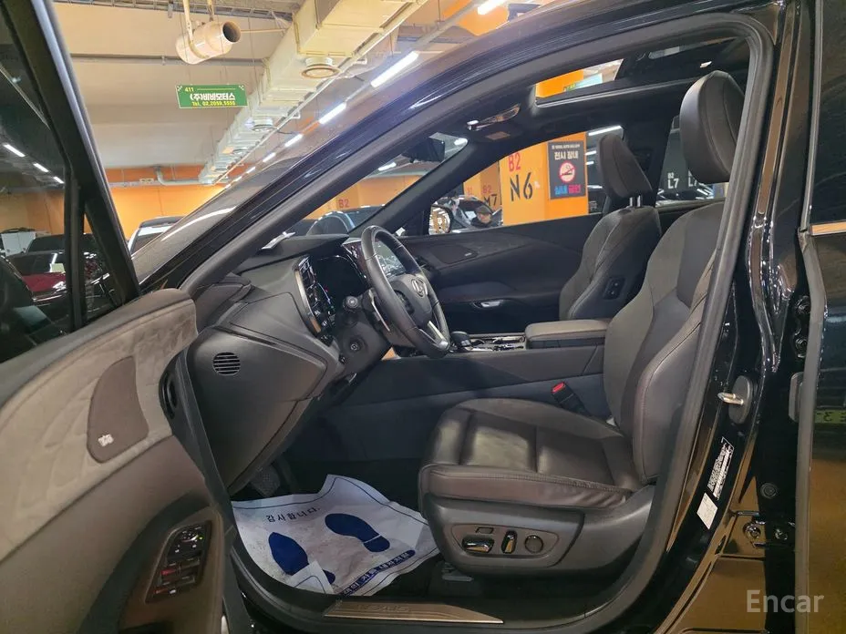 Фото 10 - Lexus RX