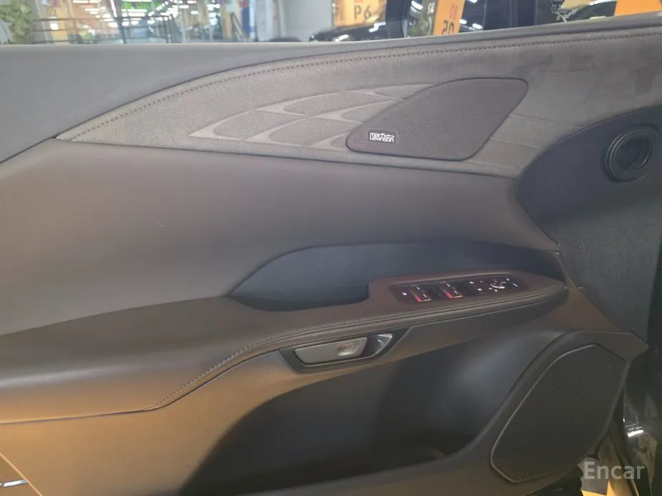 Фото 19 - Lexus RX