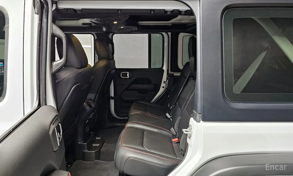 Фото 12 - Jeep Wrangler