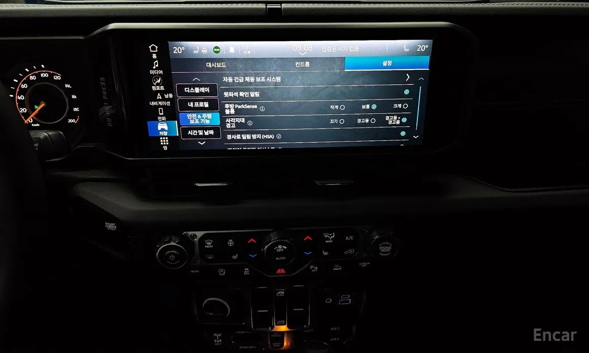 Фото 16 - Jeep Wrangler