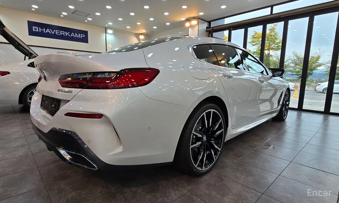 Фото 4 - BMW 8 Series