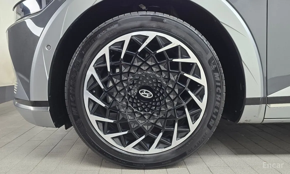 Photo 5 - Hyundai Ioniq 5