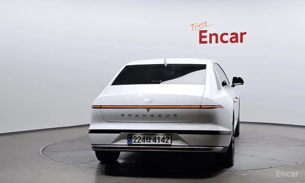 Фото 4 - Hyundai Grandeur