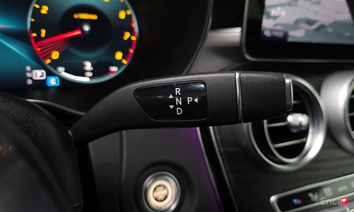 Фото 9 - Mercedes-Benz C-Class