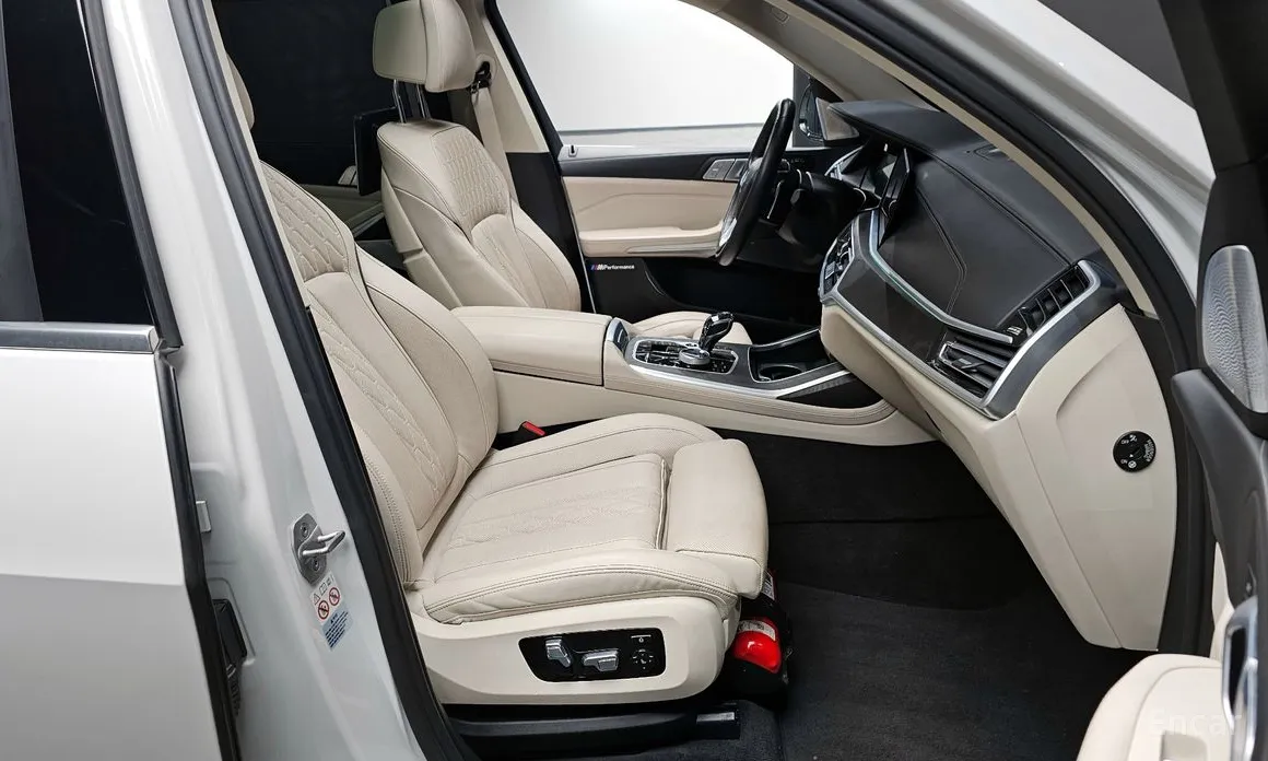 Фото 10 - BMW X7