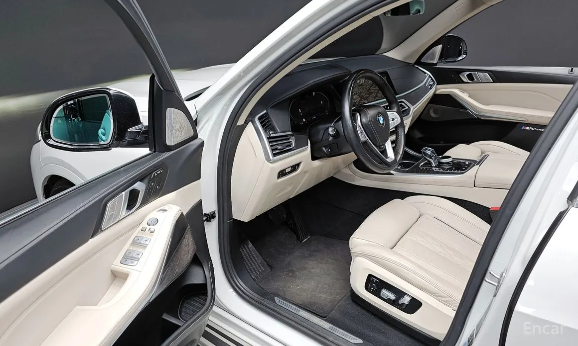 Фото 12 - BMW X7