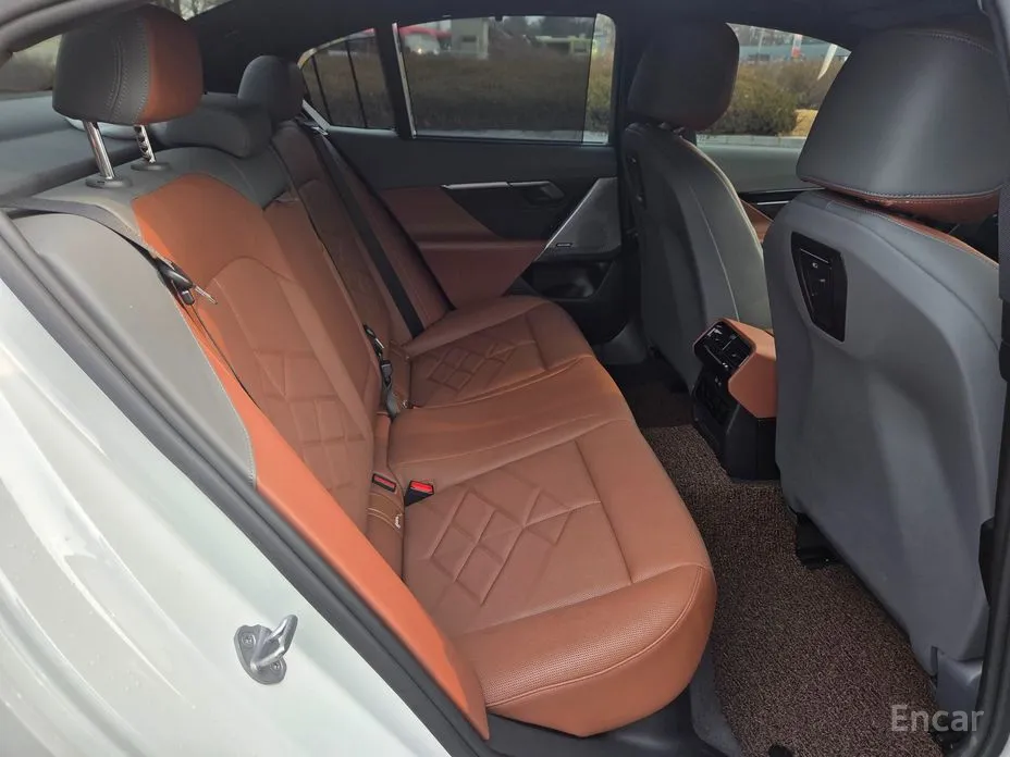 Фото 13 - BMW 5 Series