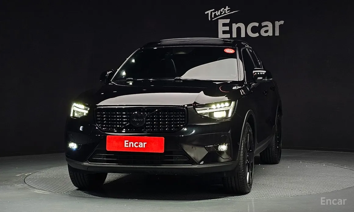 Фото 2 - Volvo XC40