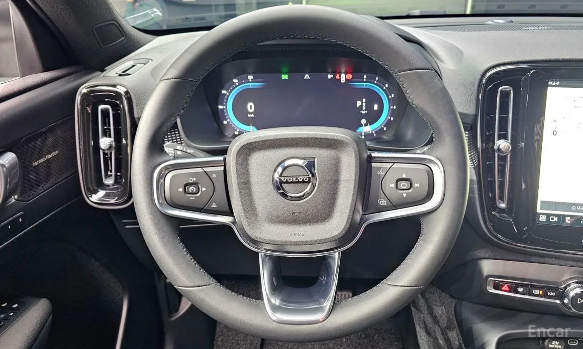 Фото 5 - Volvo XC40