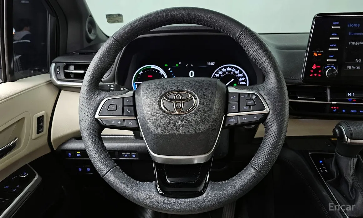 Фото 13 - Toyota Sienna