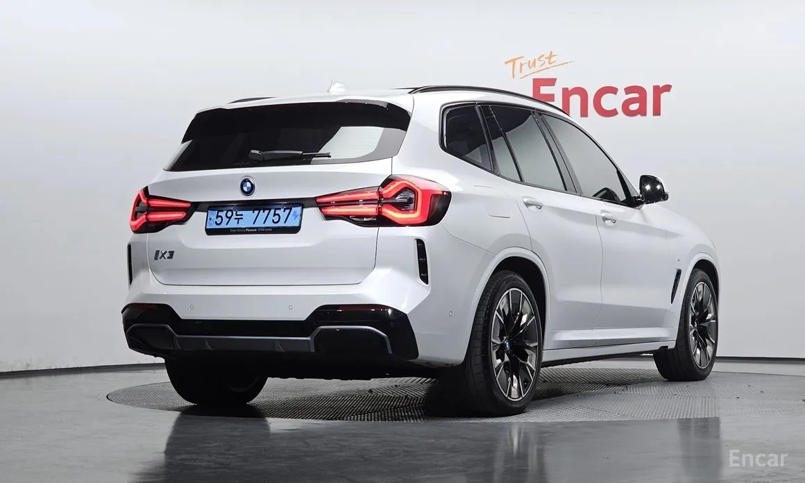 Фото 2 - BMW iX3