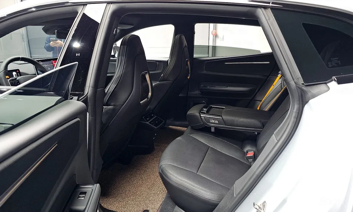 Фото 11 - Polestar 4