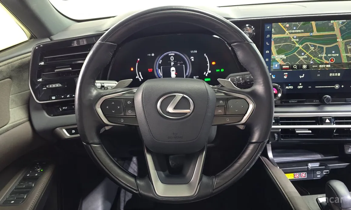 Фото 13 - Lexus RX