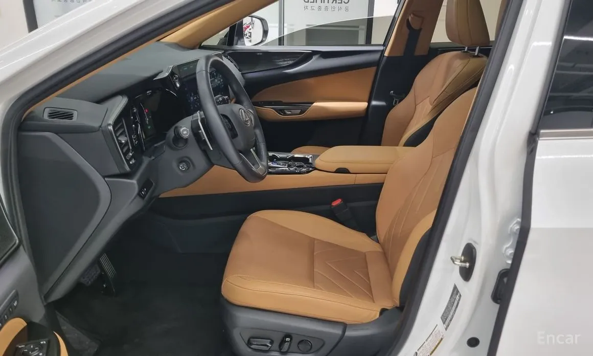 Фото 10 - Lexus NX