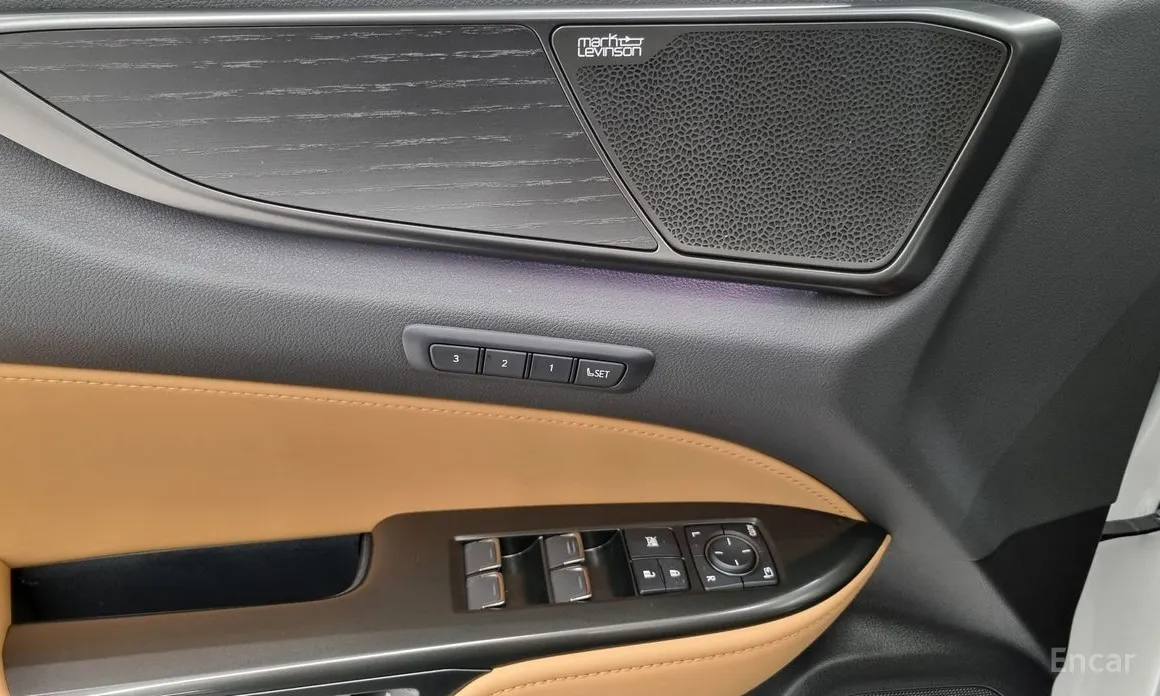 Фото 12 - Lexus NX