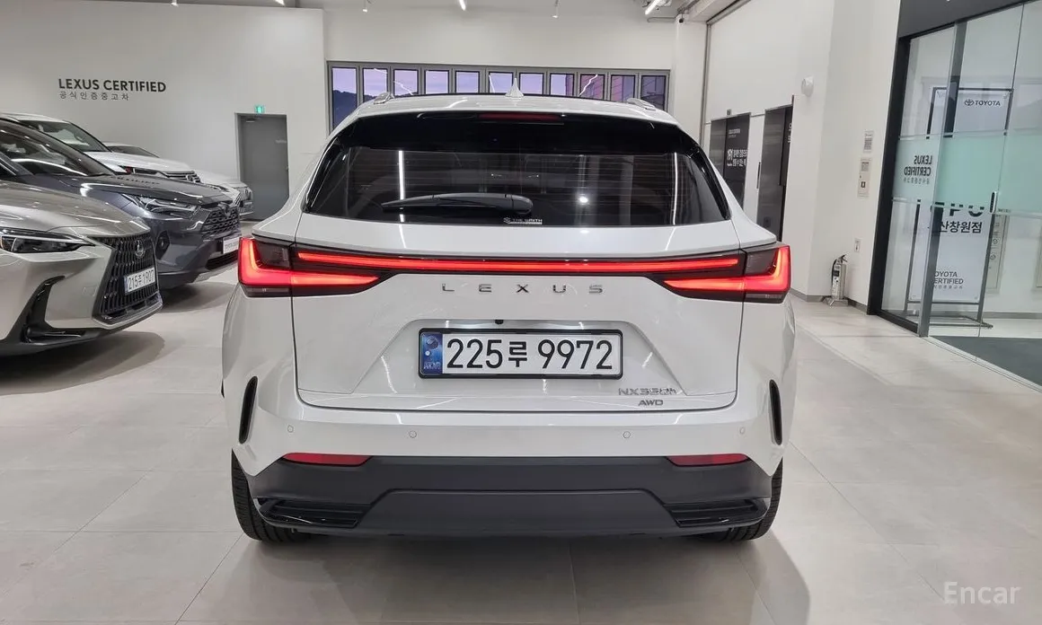 Фото 4 - Lexus NX