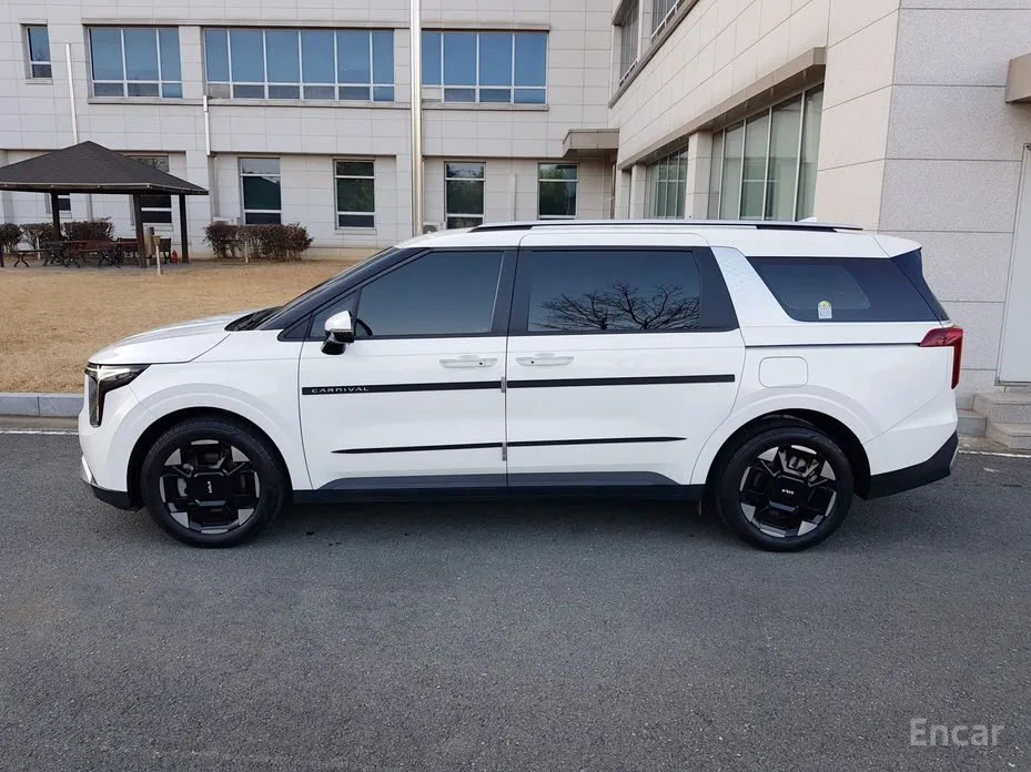 Фото 19 - Kia Carnival