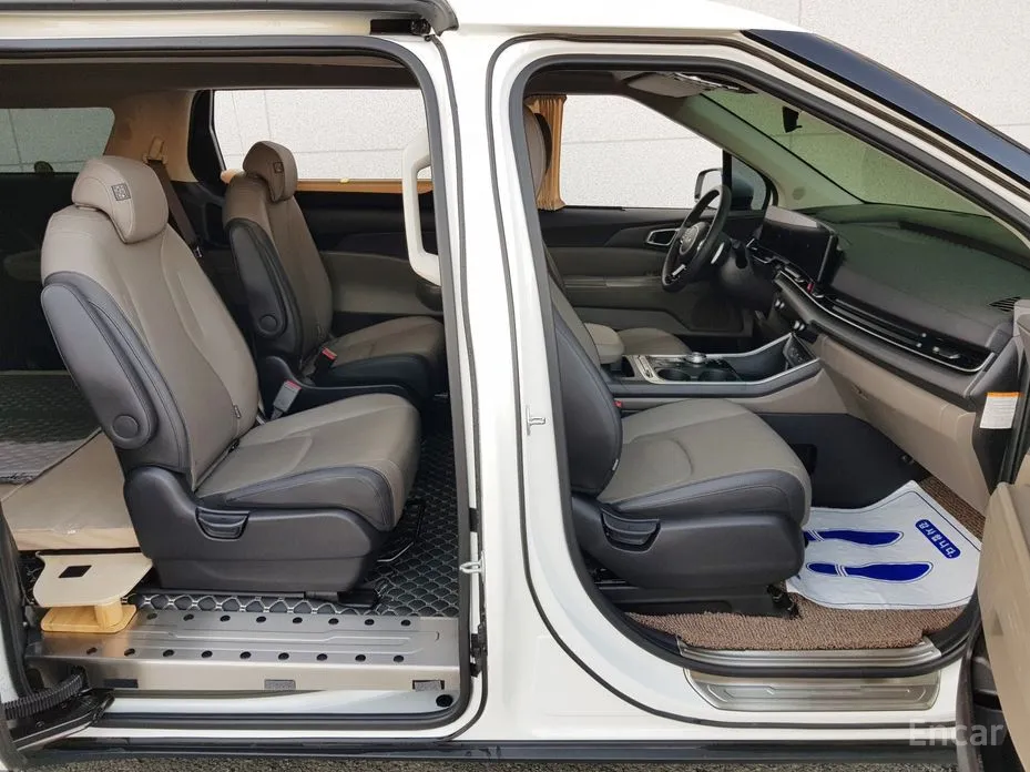 Фото 7 - Kia Carnival