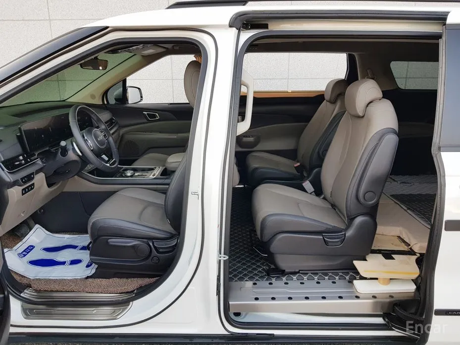 Фото 8 - Kia Carnival