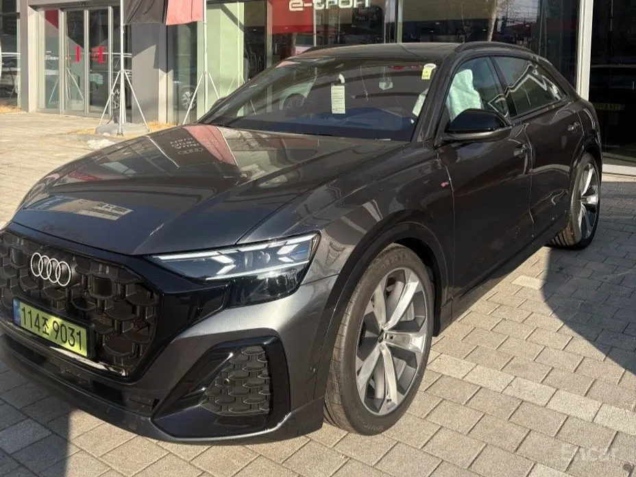 Фото 3 - Audi Q8
