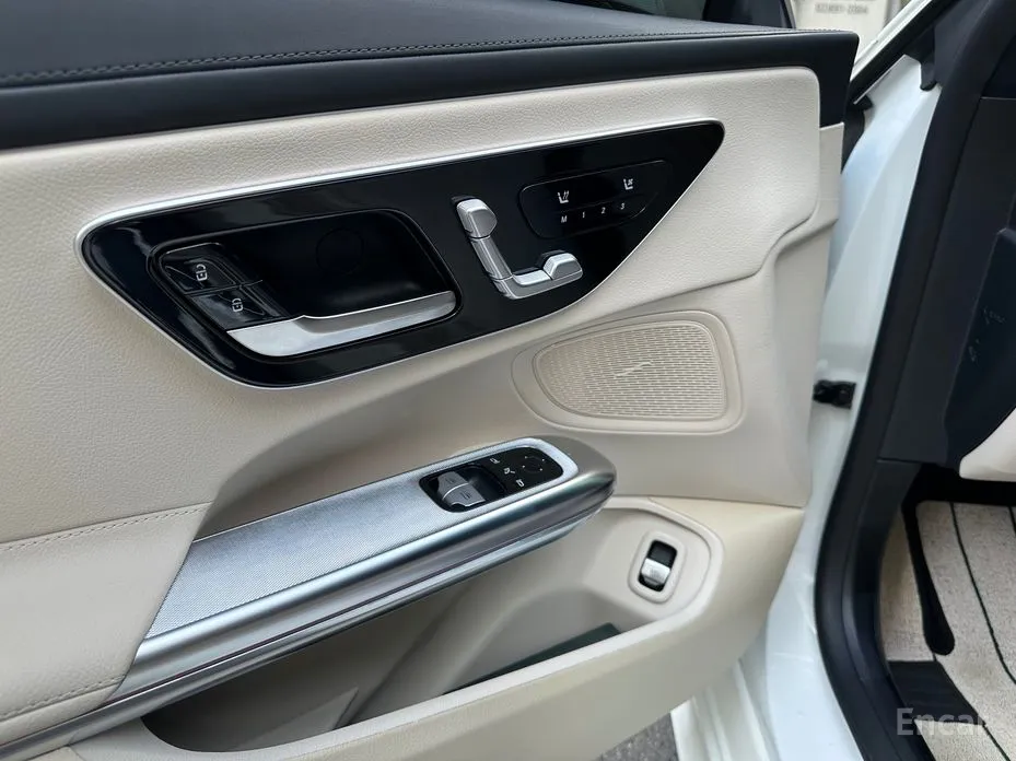 Photo 14 - Mercedes-Benz CLE-Class