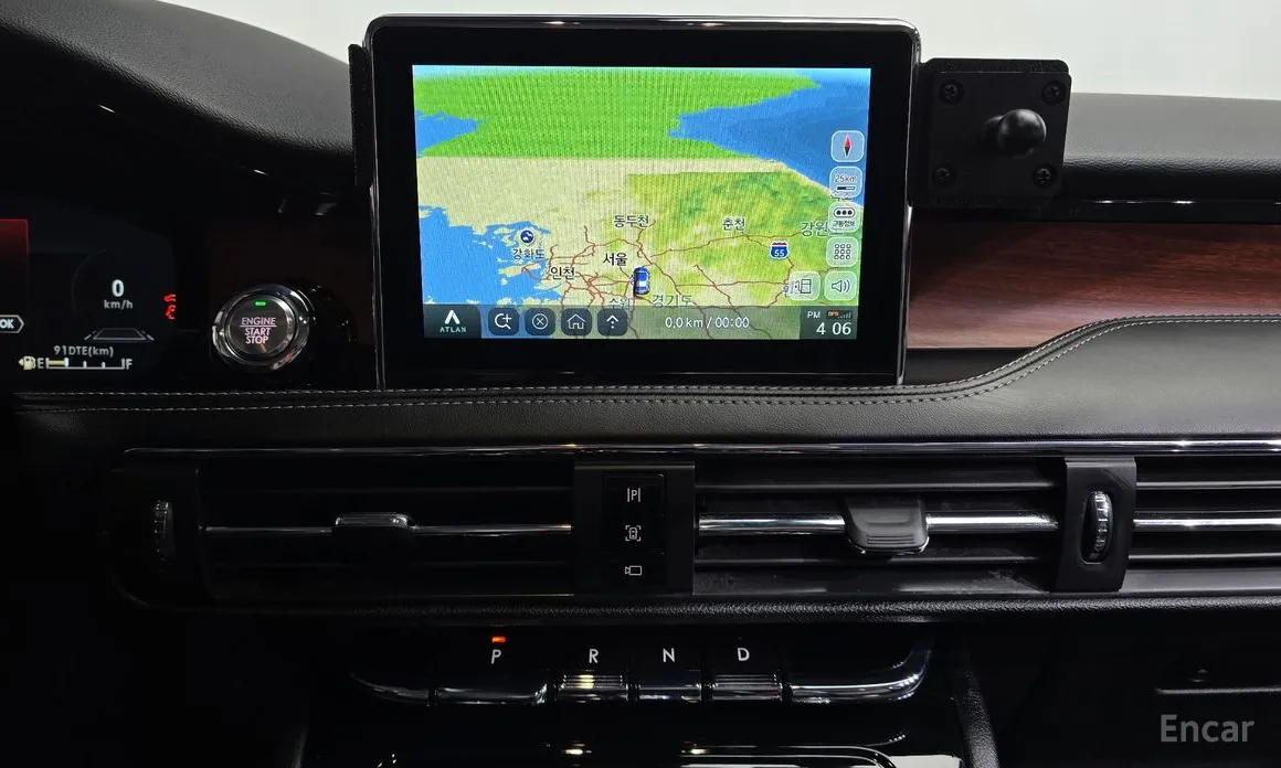 Фото 14 - Lincoln Corsair