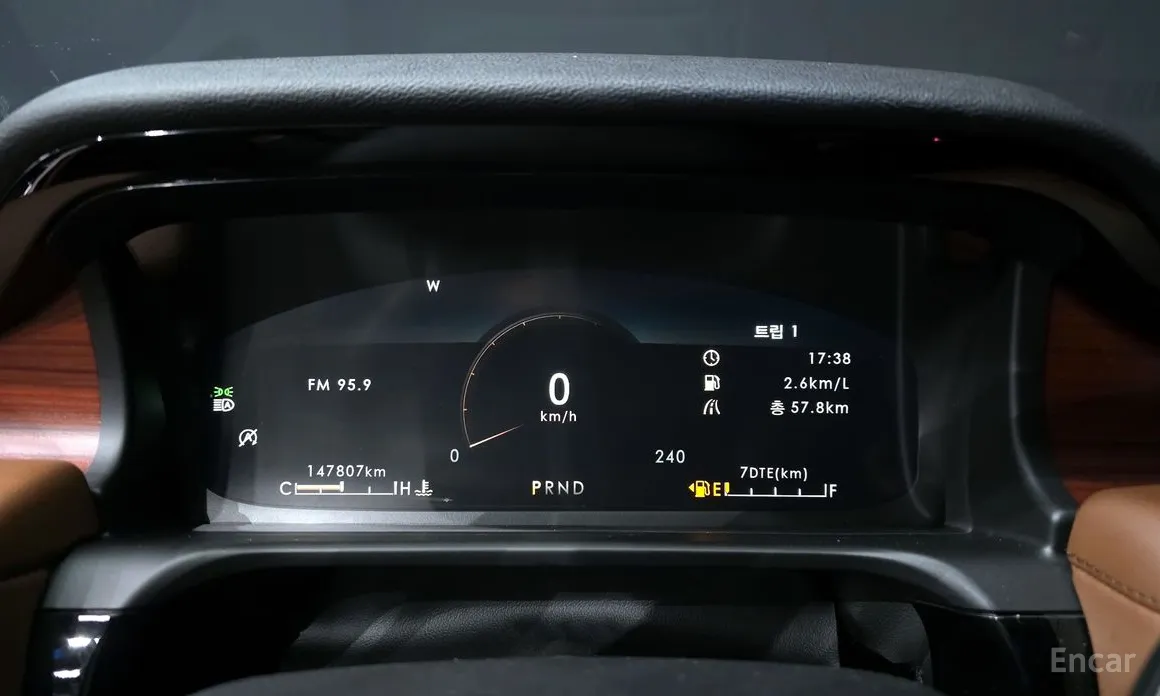 Фото 8 - Lincoln Aviator