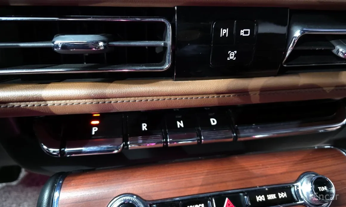 Фото 9 - Lincoln Aviator