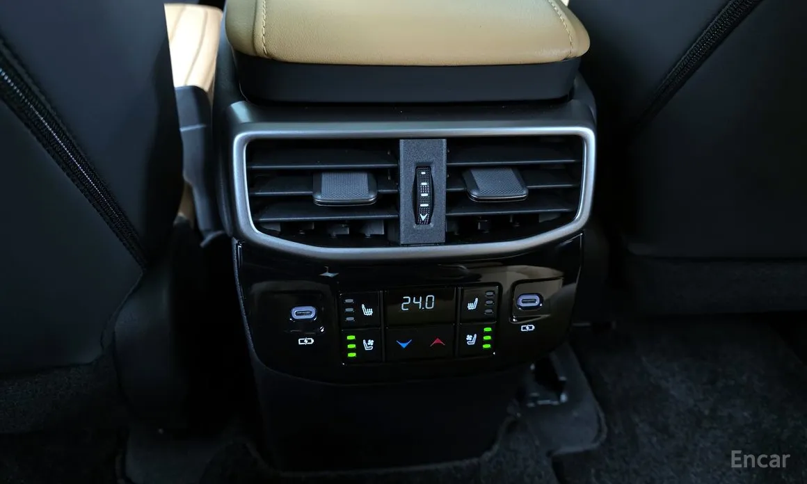 Фото 19 - Lexus RX