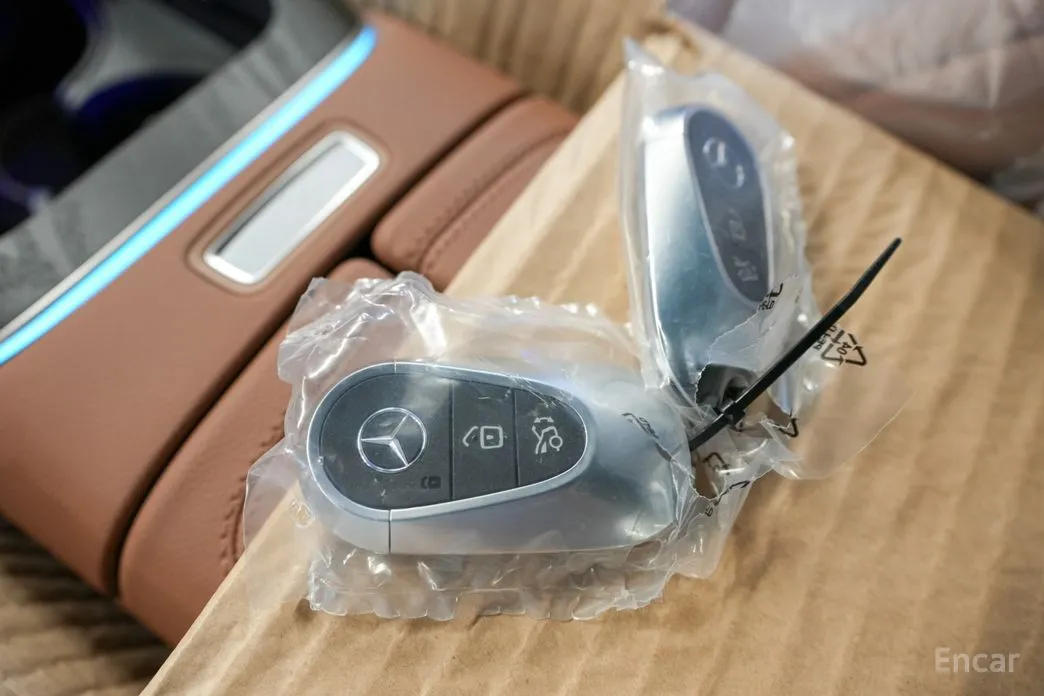 Фото 17 - Mercedes-Benz E-Class