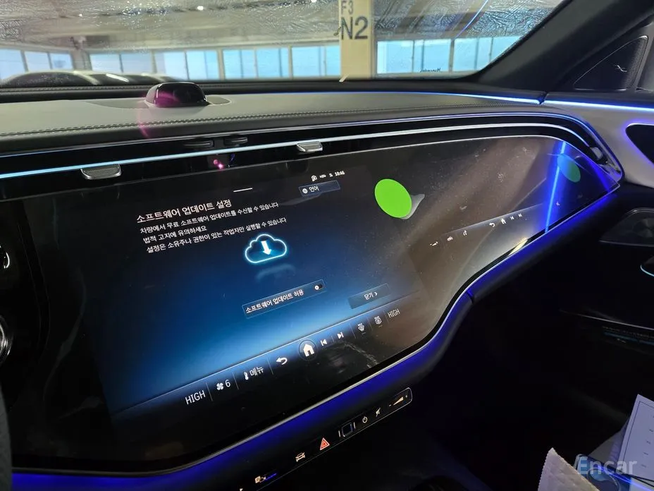 Фото 15 - Mercedes-Benz E-Class