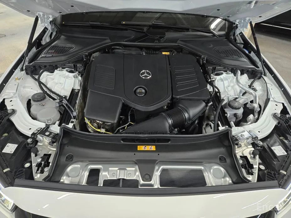 Фото 5 - Mercedes-Benz E-Class