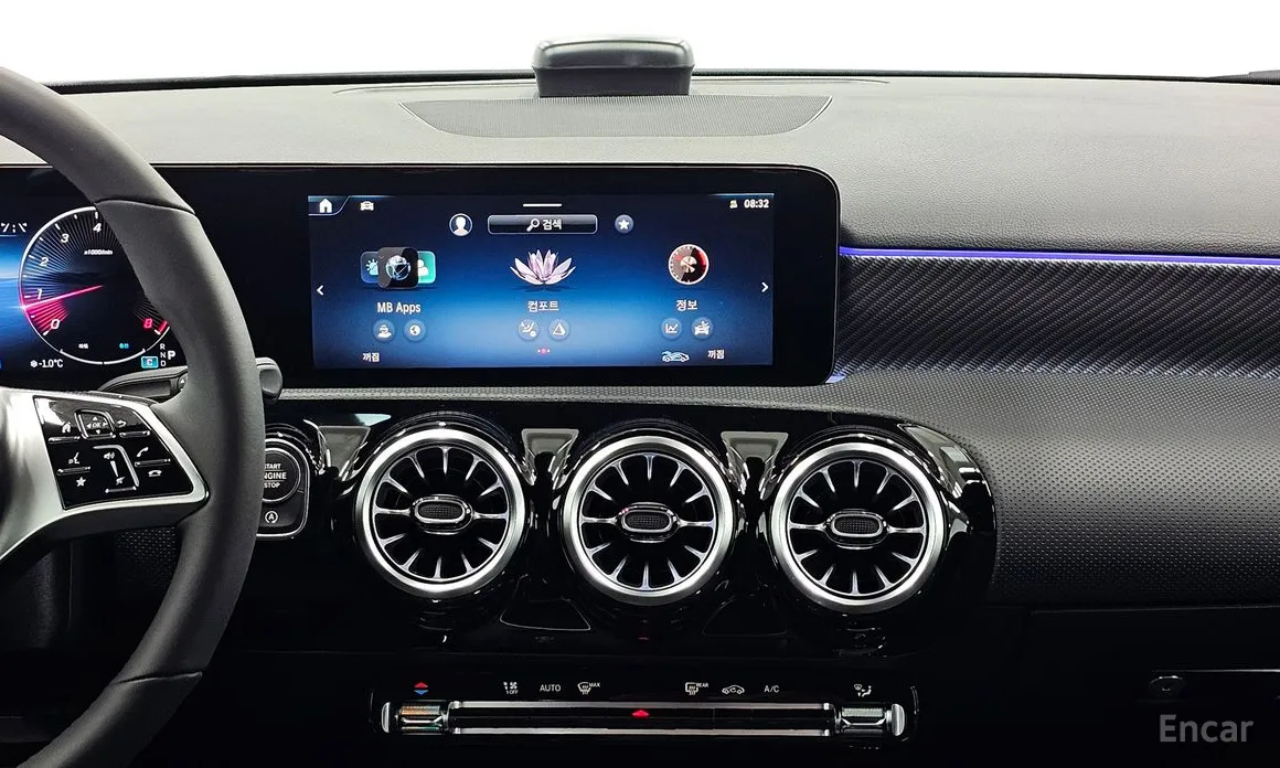 Фото 16 - Mercedes-Benz A-Class