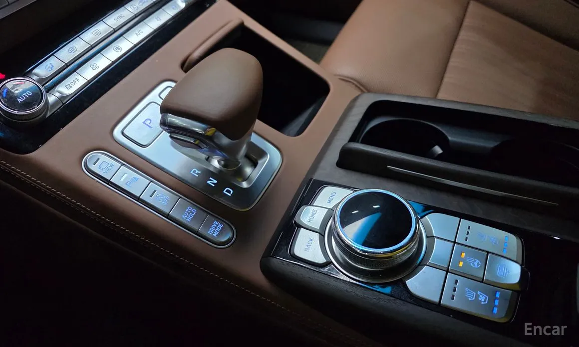 Фото 9 - Genesis G90