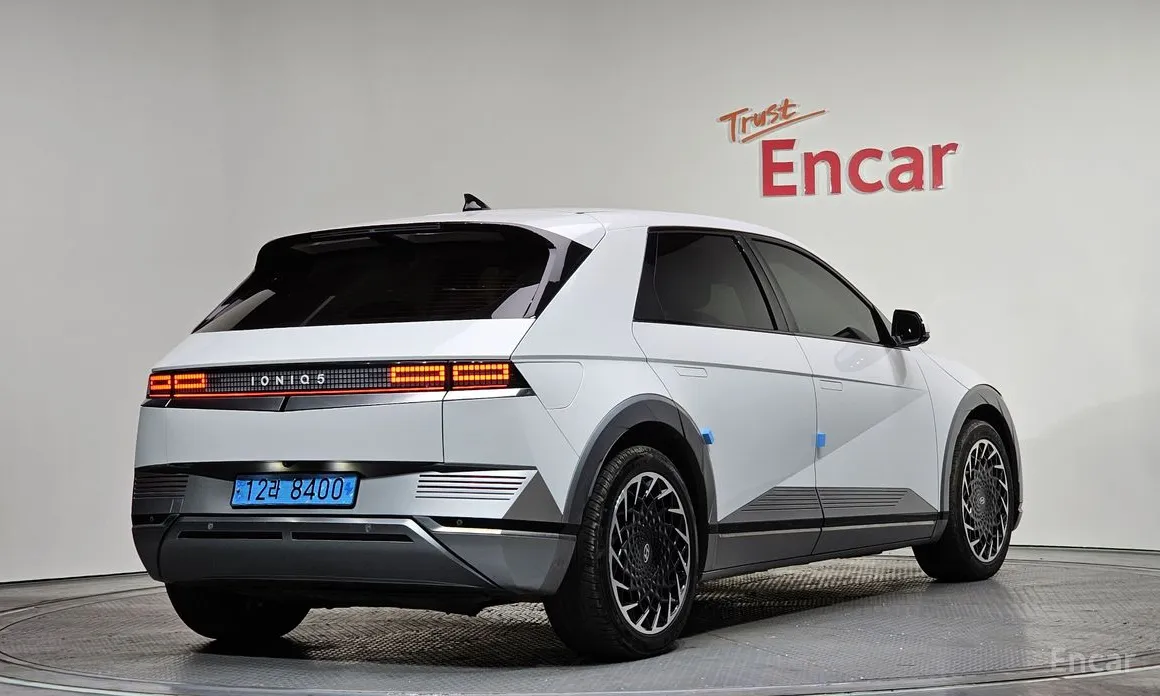 Фото 2 - Hyundai Ioniq 5