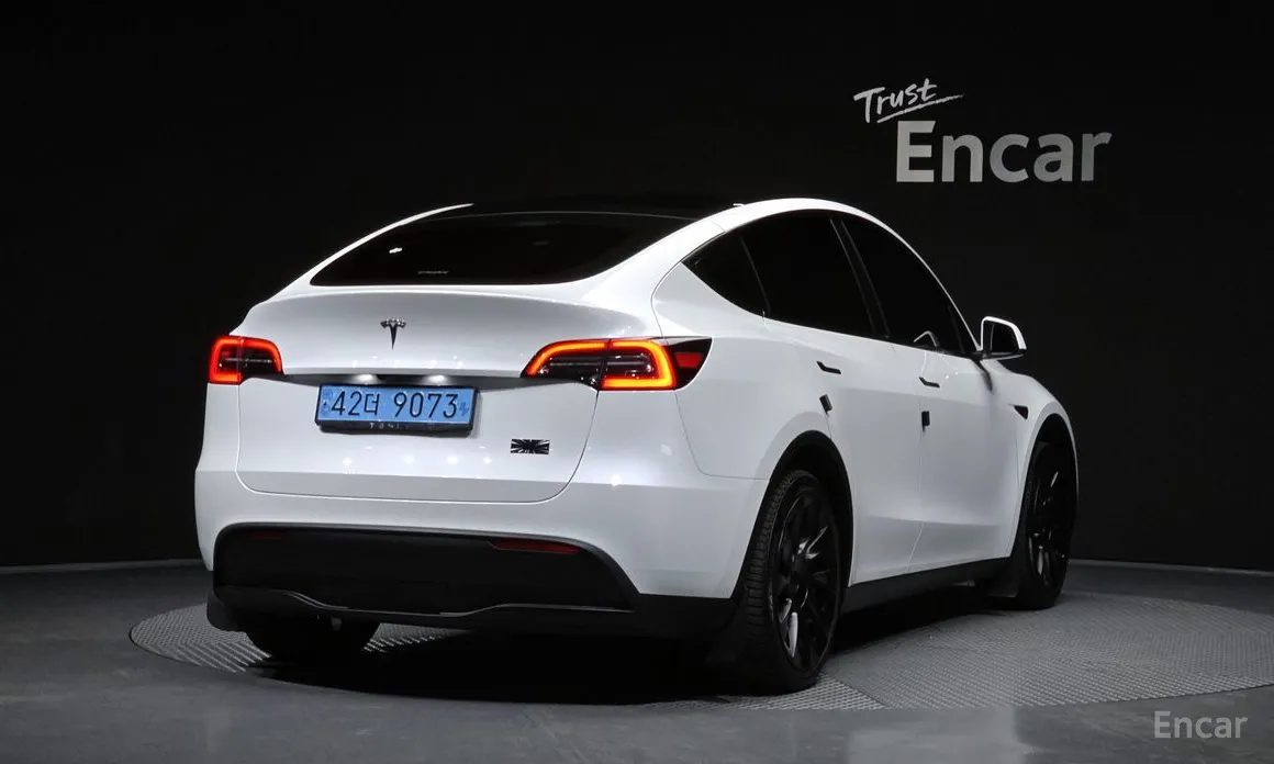 Фото 2 - Tesla Model Y