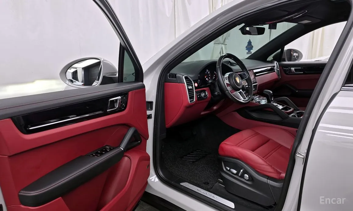 Фото 10 - Porsche Cayenne