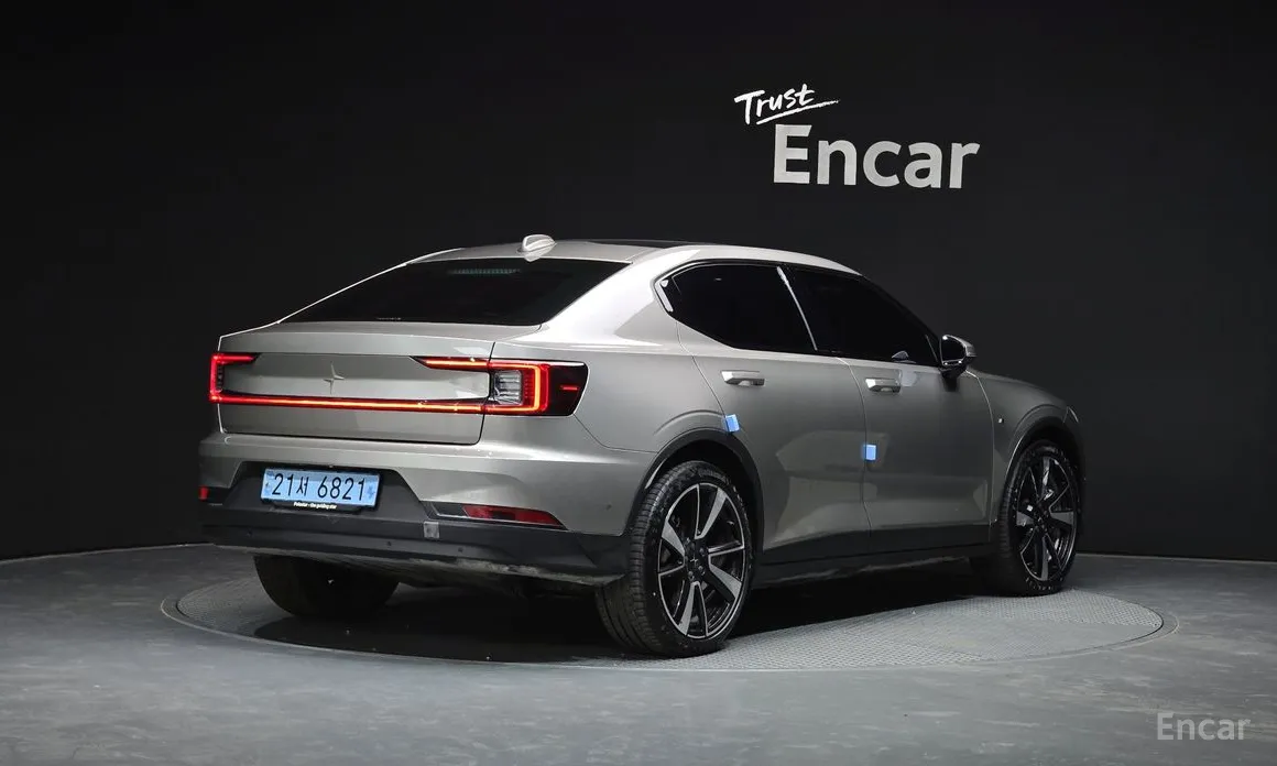 Фото 2 - Polestar 2