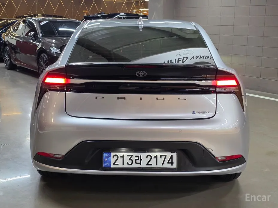 Фото 4 - Toyota Prius