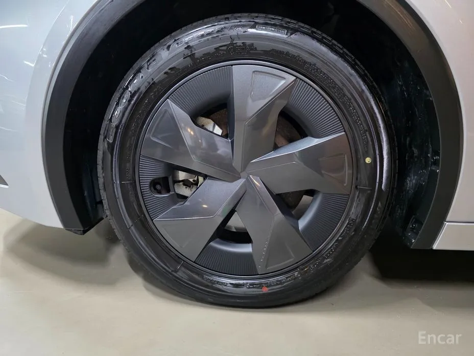 Фото 5 - Toyota Prius